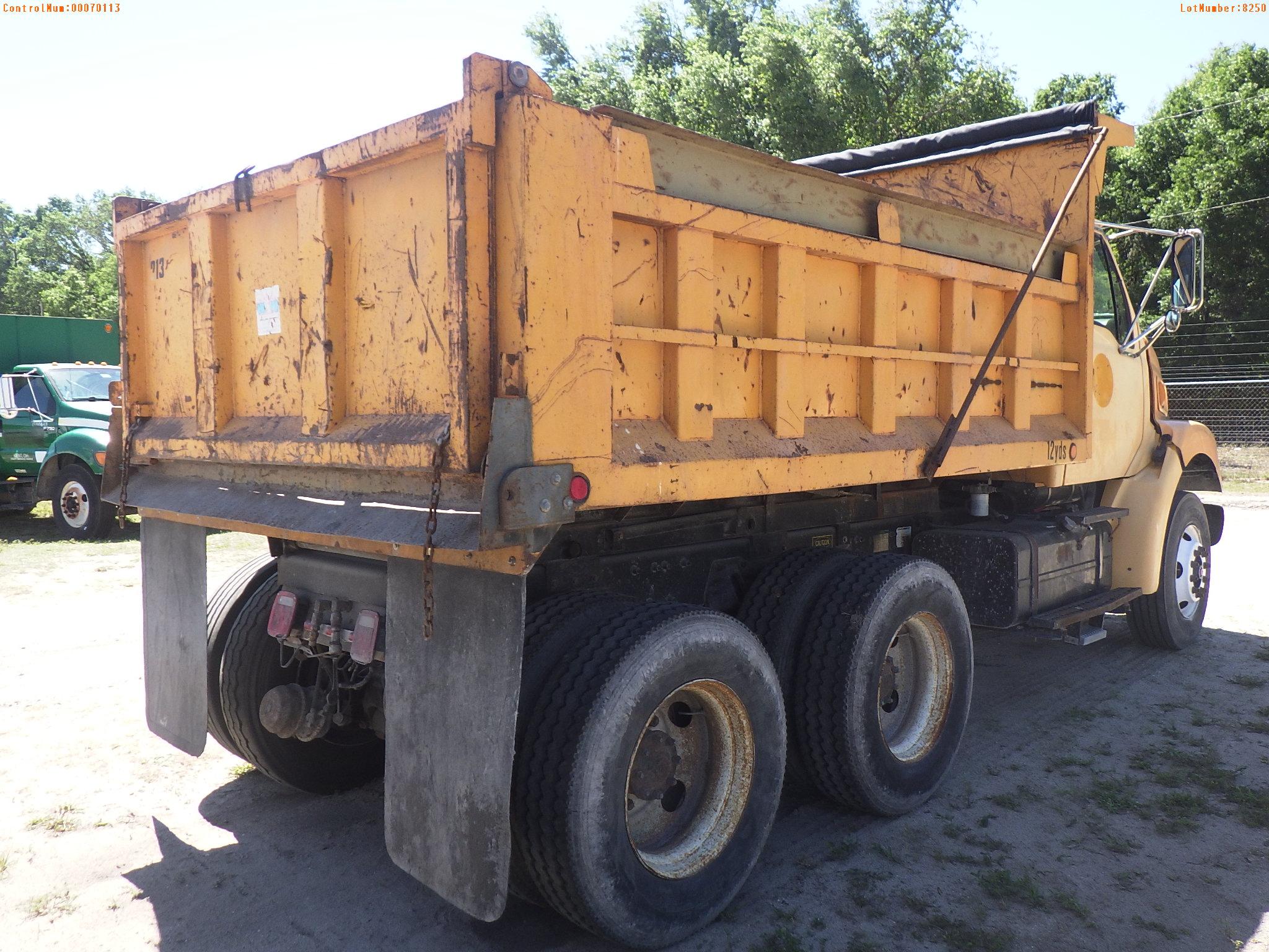 4-08250 (Trucks-Dump)  Seller: Gov-City of Bradenton 2000 STRG L7500