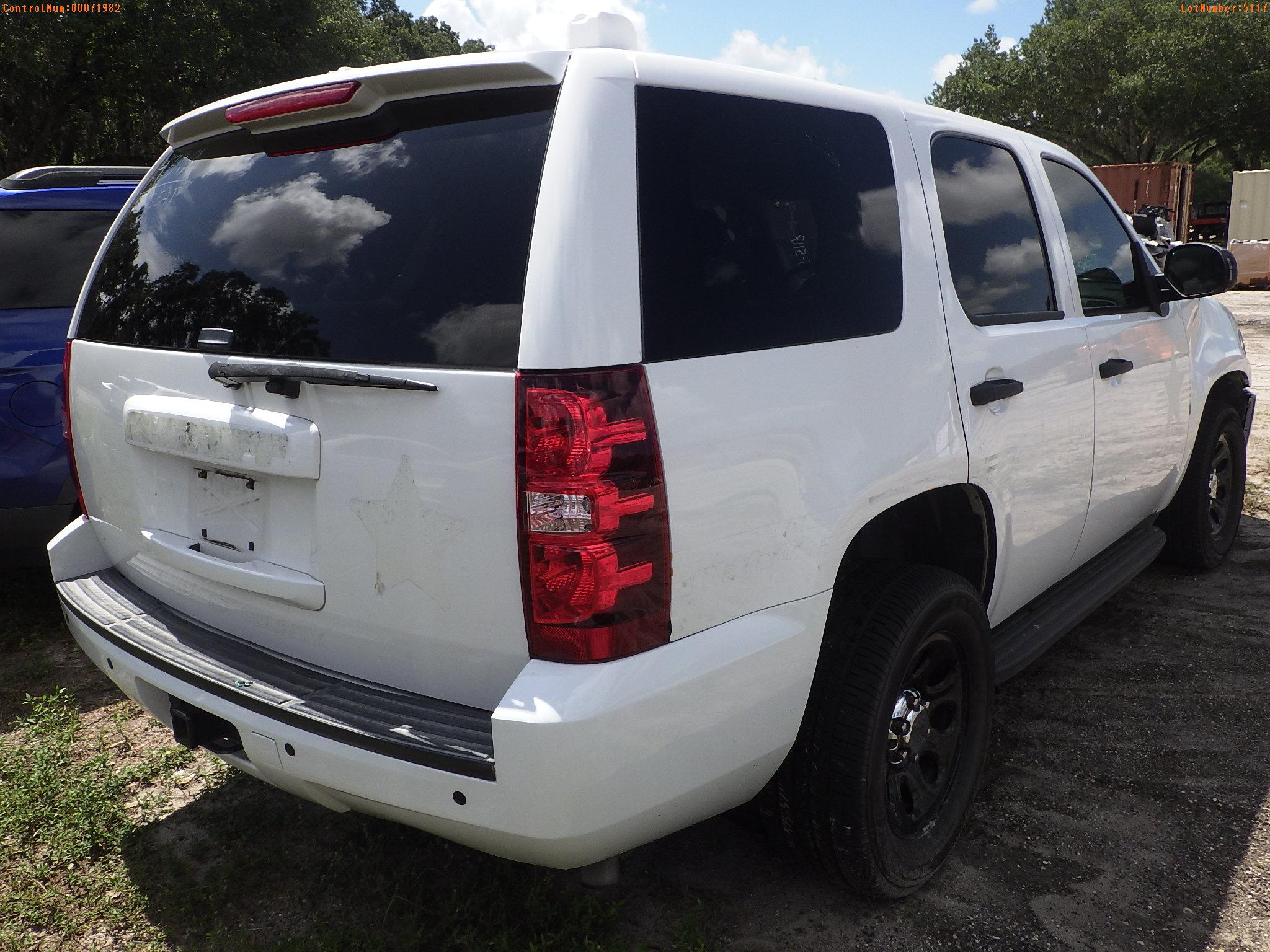 6-05117 (Cars-SUV 4D)  Seller: Gov-Pinellas County Sheriffs Ofc 2013 CHEV TAHOE