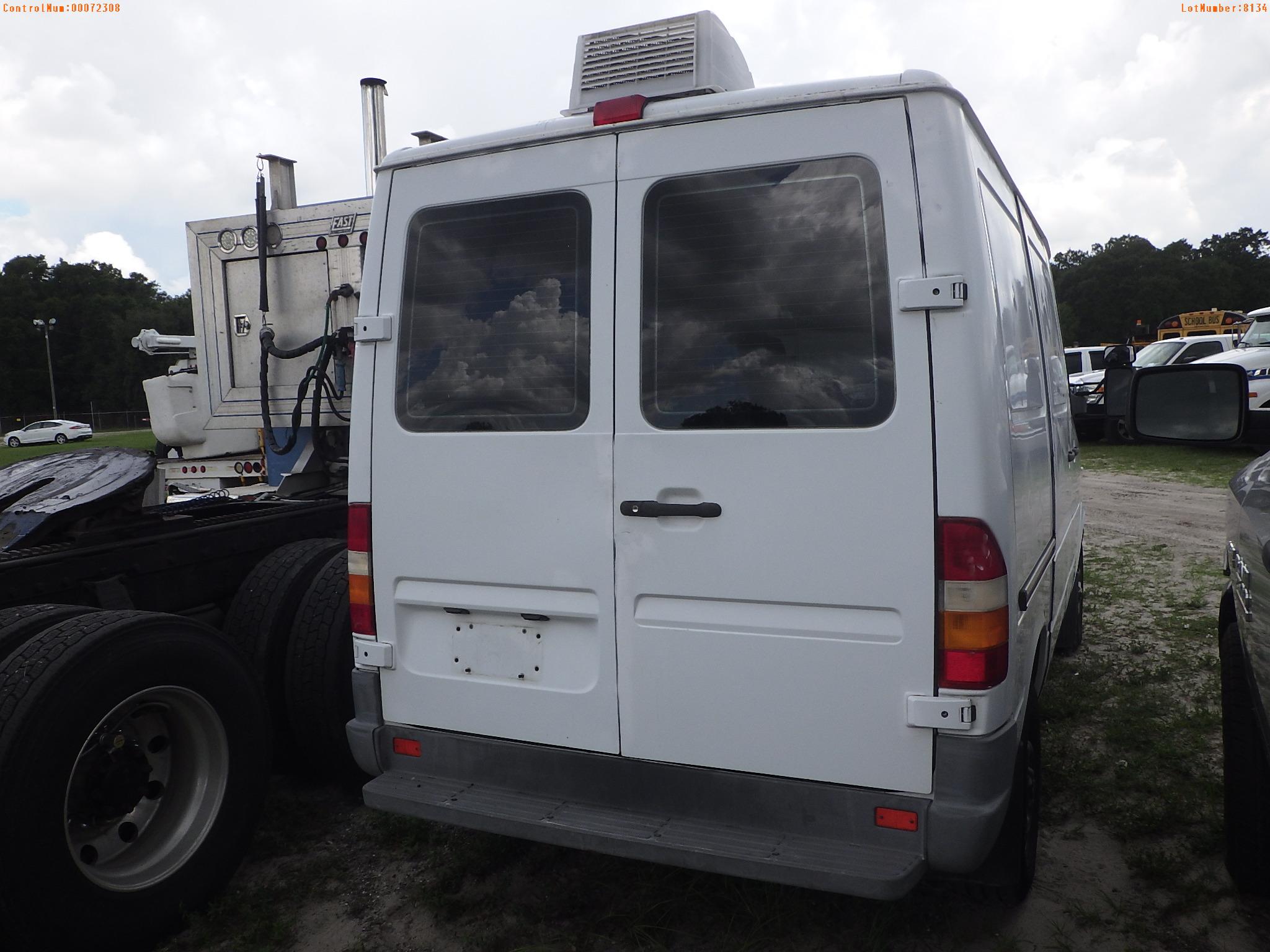 6-08134 (Trucks-Van Cargo)  Seller:Private/Dealer 2006 DODG SPRINTER