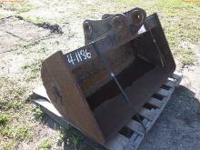 4-01136 (Equip.-Implement misc.)  Seller:Private/Dealer KOMATSU EXCAVATOR BUCKET