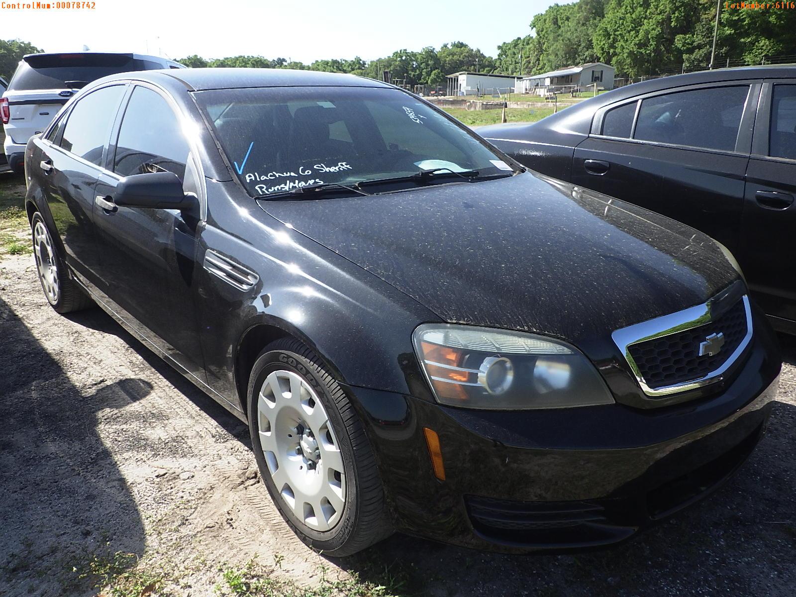 4-06116 (Cars-Sedan 4D)  Seller: Gov-Alachua County Sheriffs Offic 2011 CHEV CAP