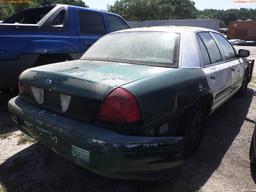 4-05127 (Cars-Sedan 4D)  Seller: Gov-Alachua County Sheriffs Offic 2004 FORD CRO