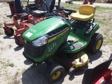 5-02246 (Equip.-Mower)  Seller:Private/Dealer JOHN DEERE D110 RIDING LAWN MOWER