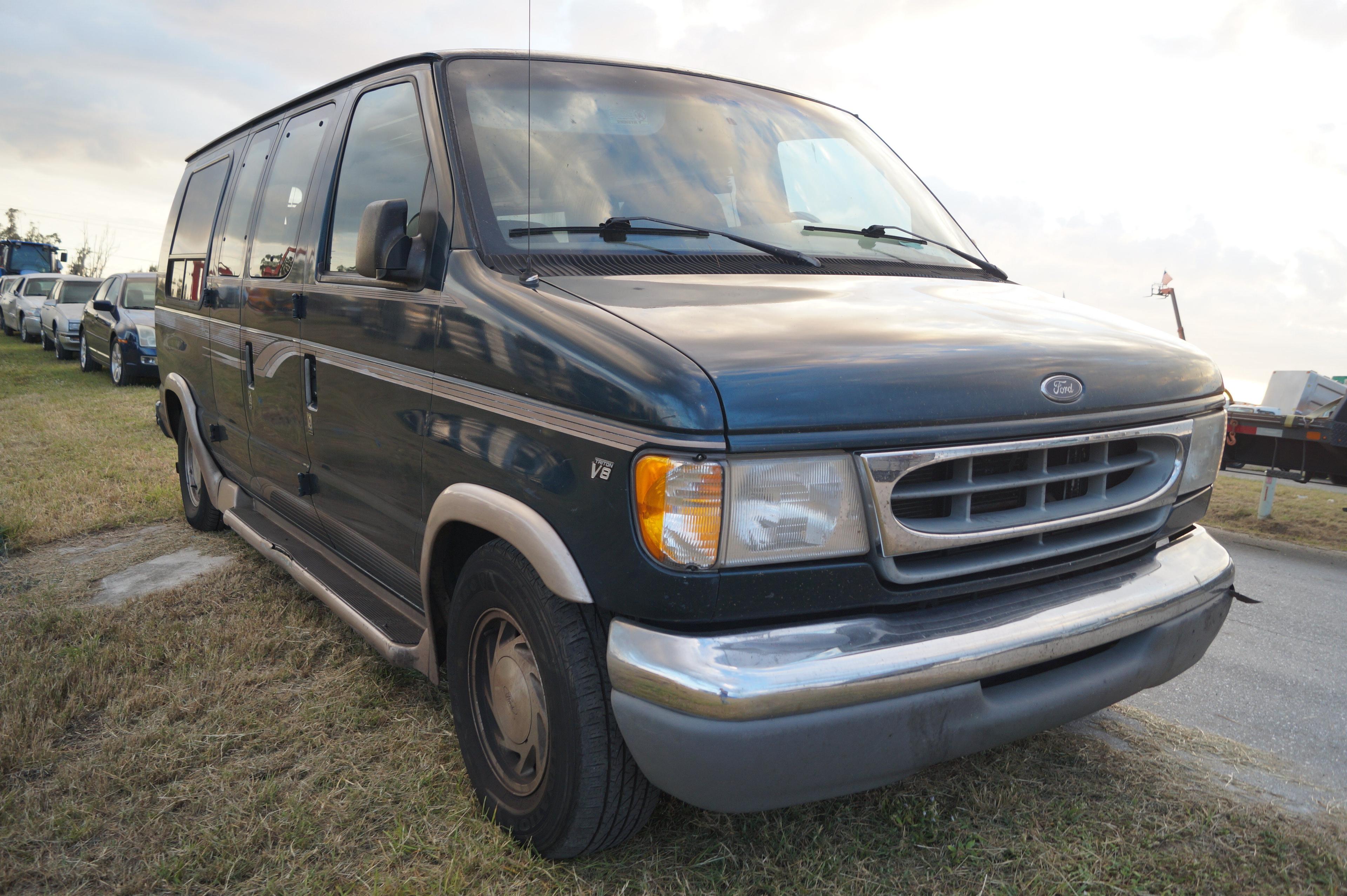 1998 Ford Econoline 150 Luxury Van