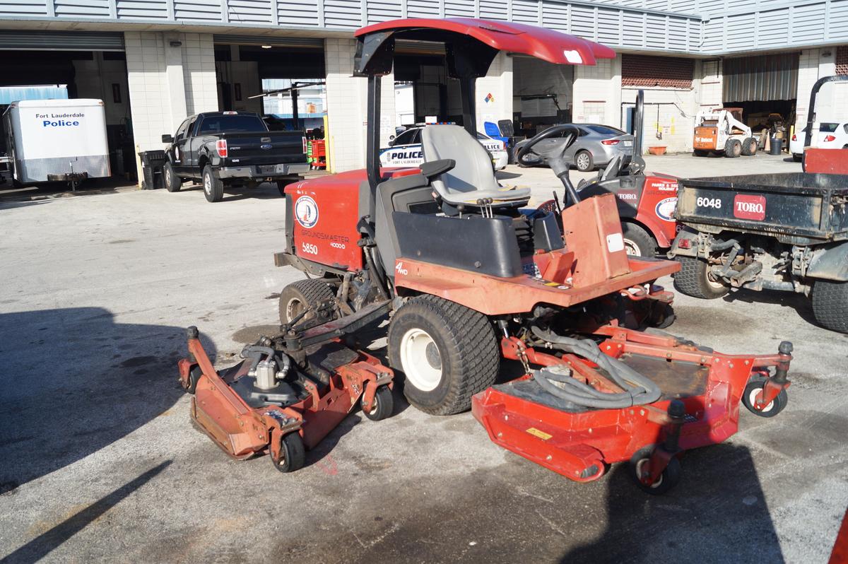 2006 Toro Groundmaster 4000-D Commercial Finish Mower