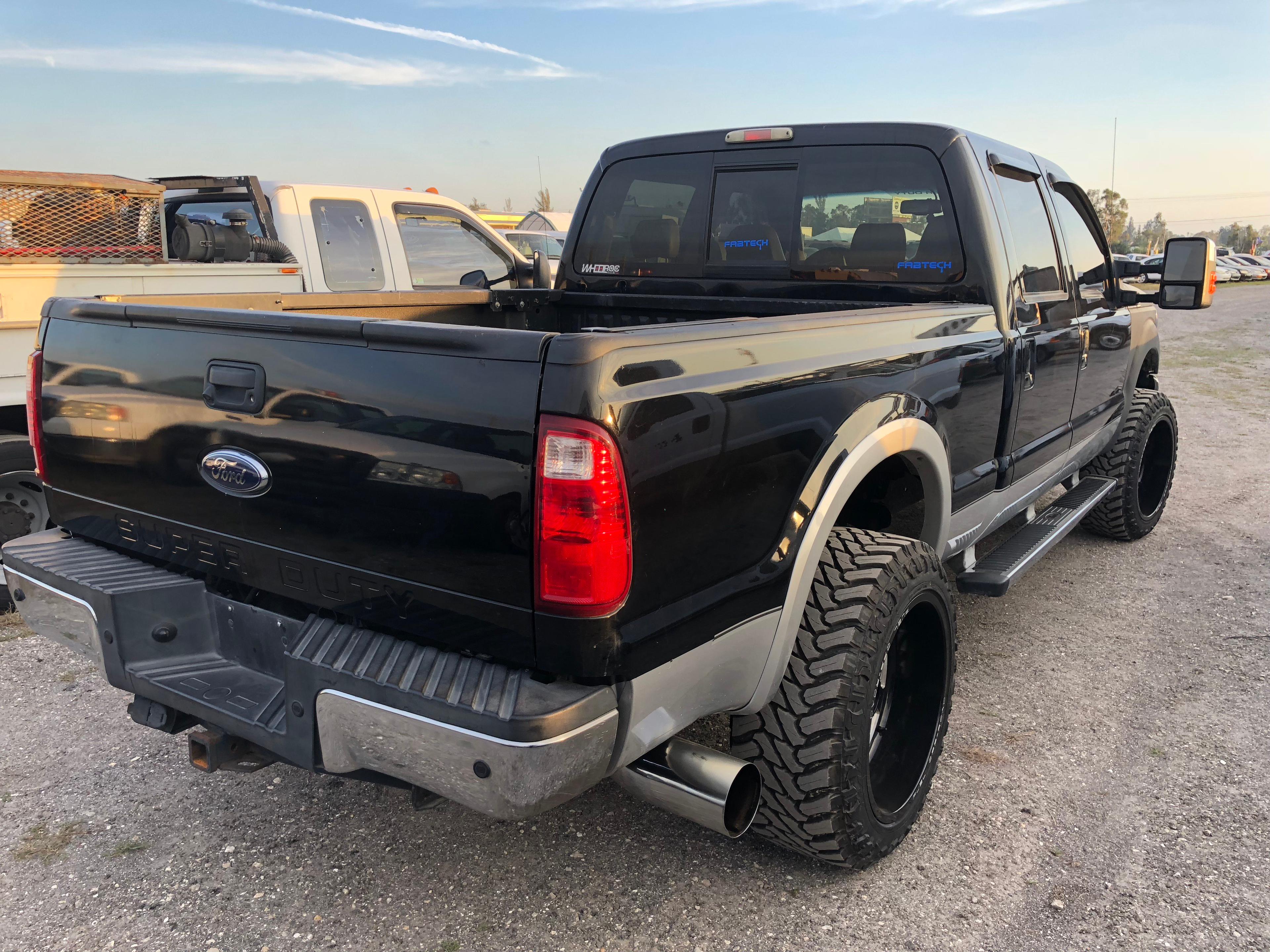 2010 Ford F-250 Super Duty Lariat 4x4 Pickup Truck