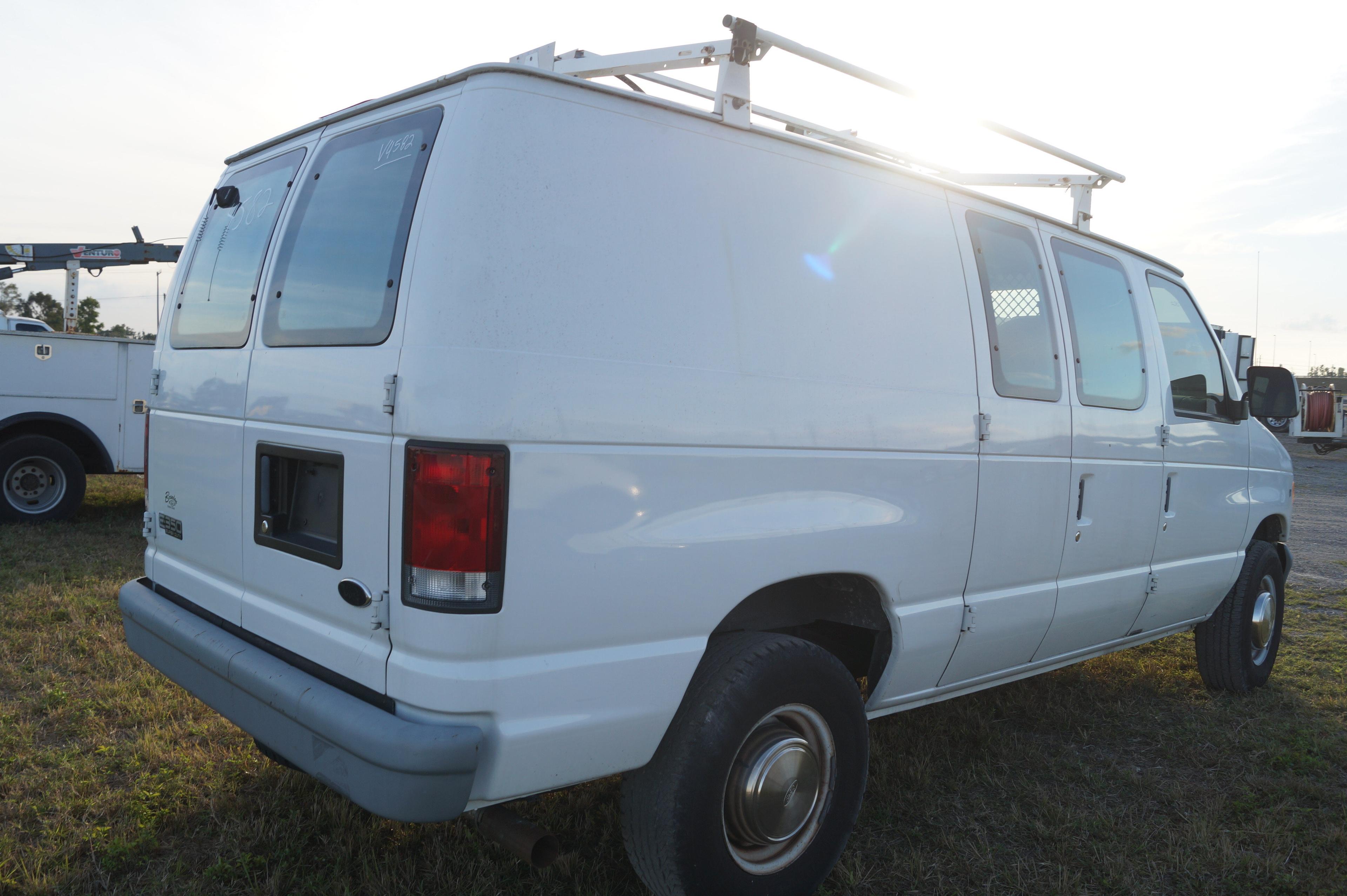 1999 Ford E-350 Super Duty Cargo Van