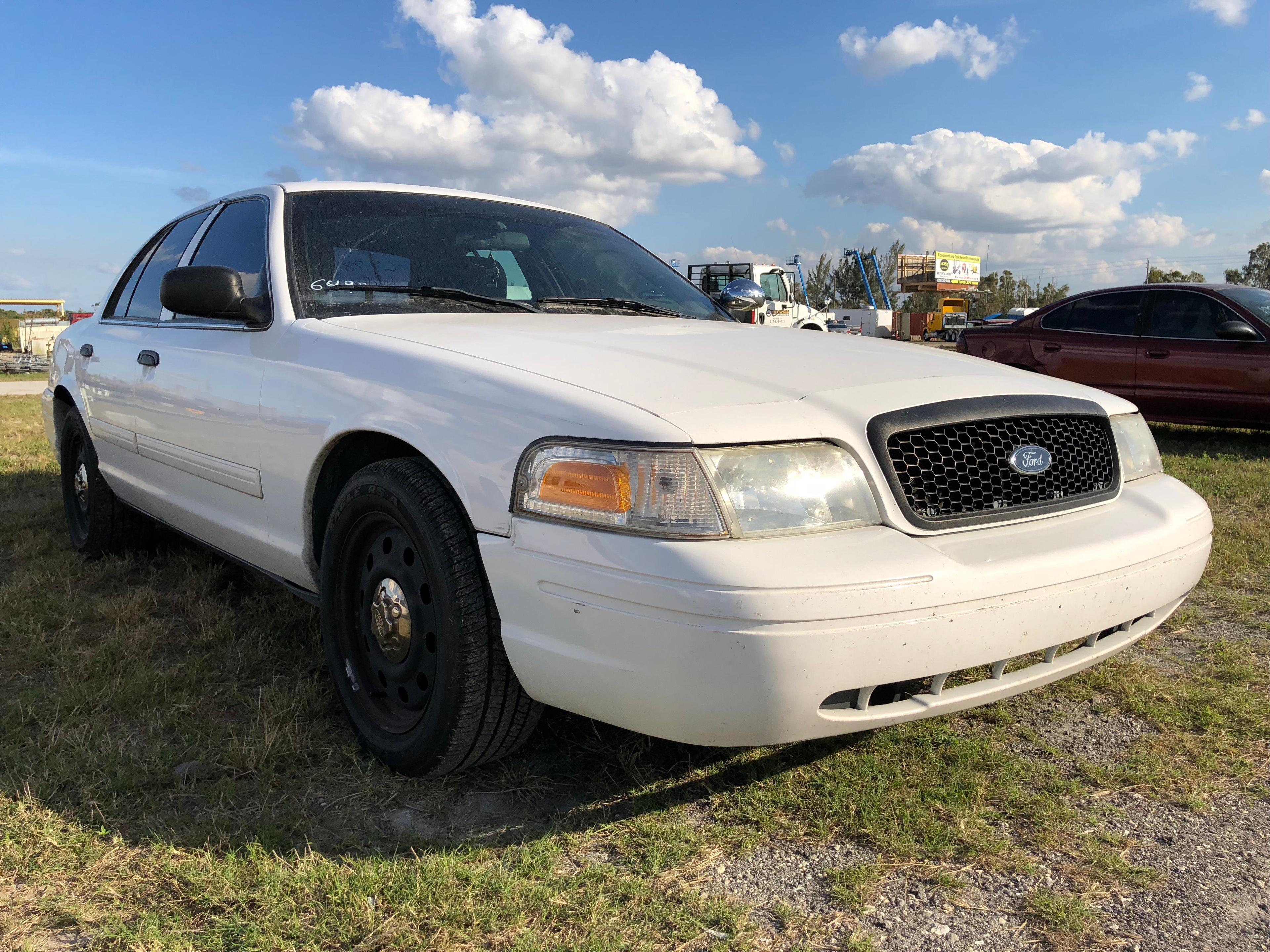 2011 Ford Crown Victoria 4 Door Police Cruiser