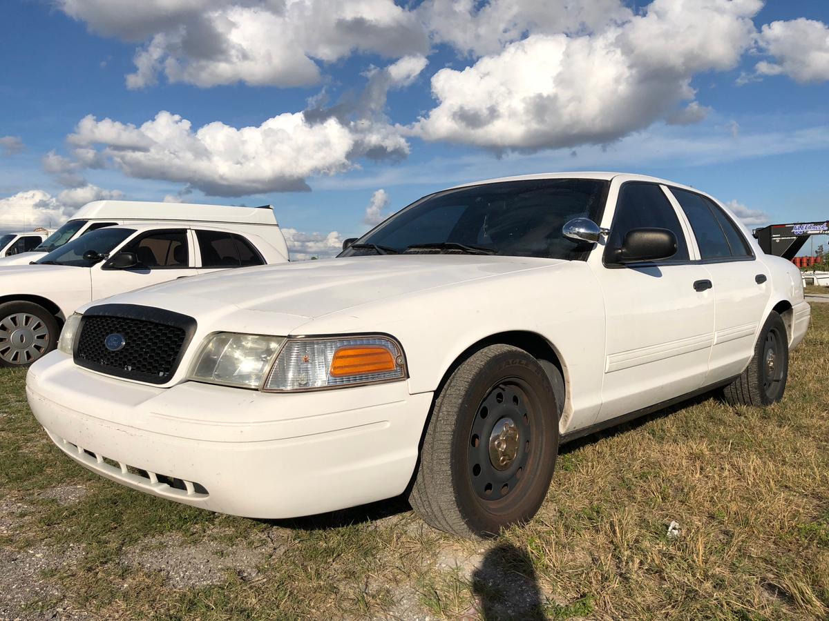 2011 Ford Crown Victoria 4 Door Police Cruiser