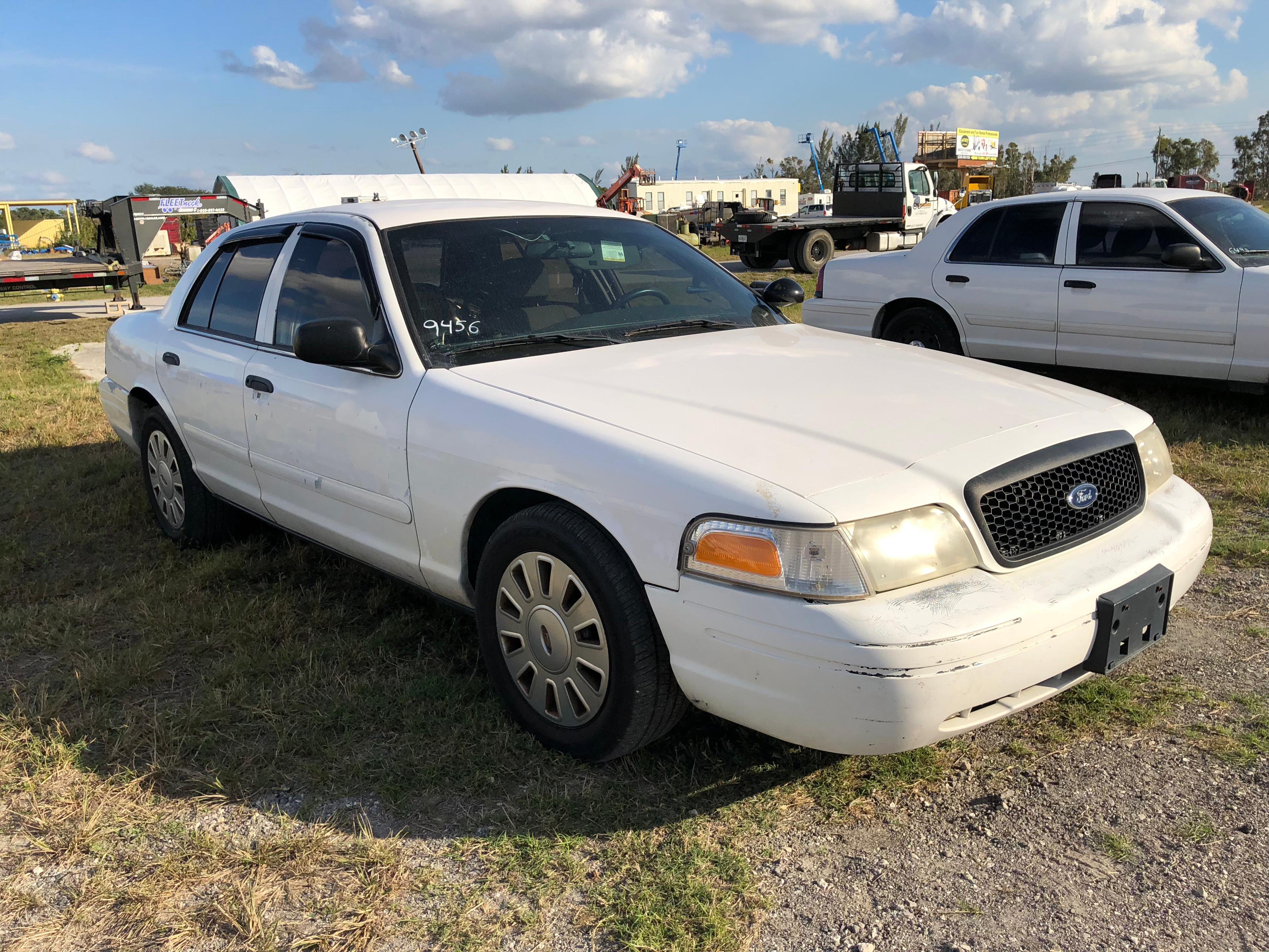 2007 Ford Crown Victoria 4 Door Police Cruiser