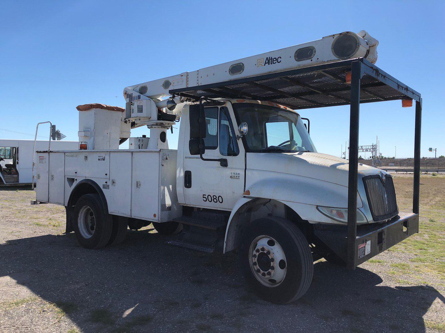 2003 International 4300 42ft Over Center Bucket Truck