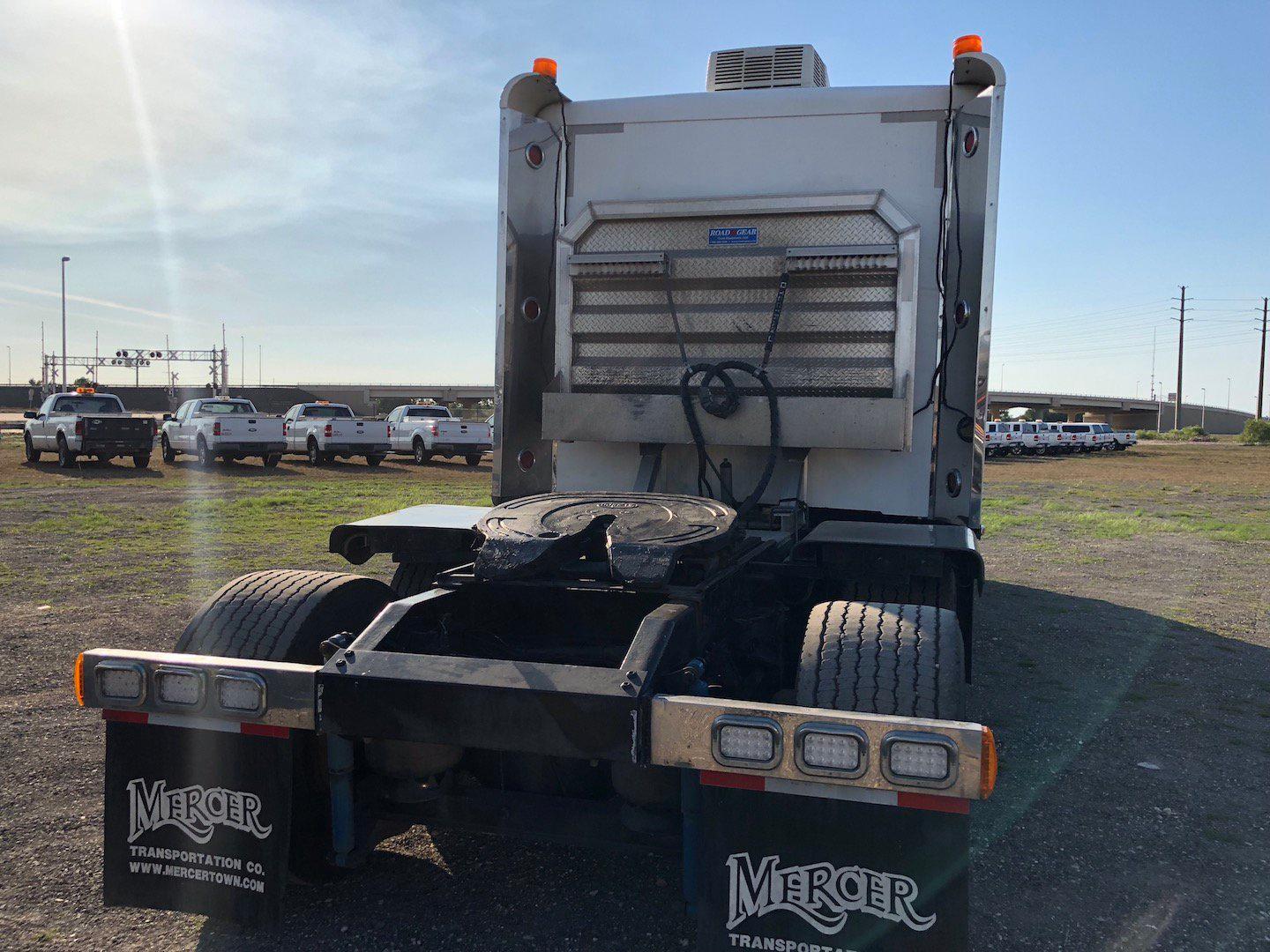 2006 Peterbilt 379 100in T/A Sleeper Truck Tractor