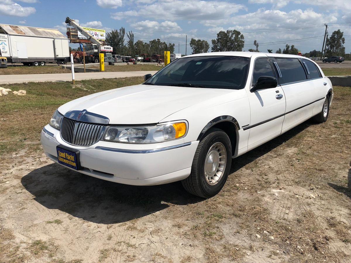 1999 Lincoln 6 Passenger Stretch Limousine