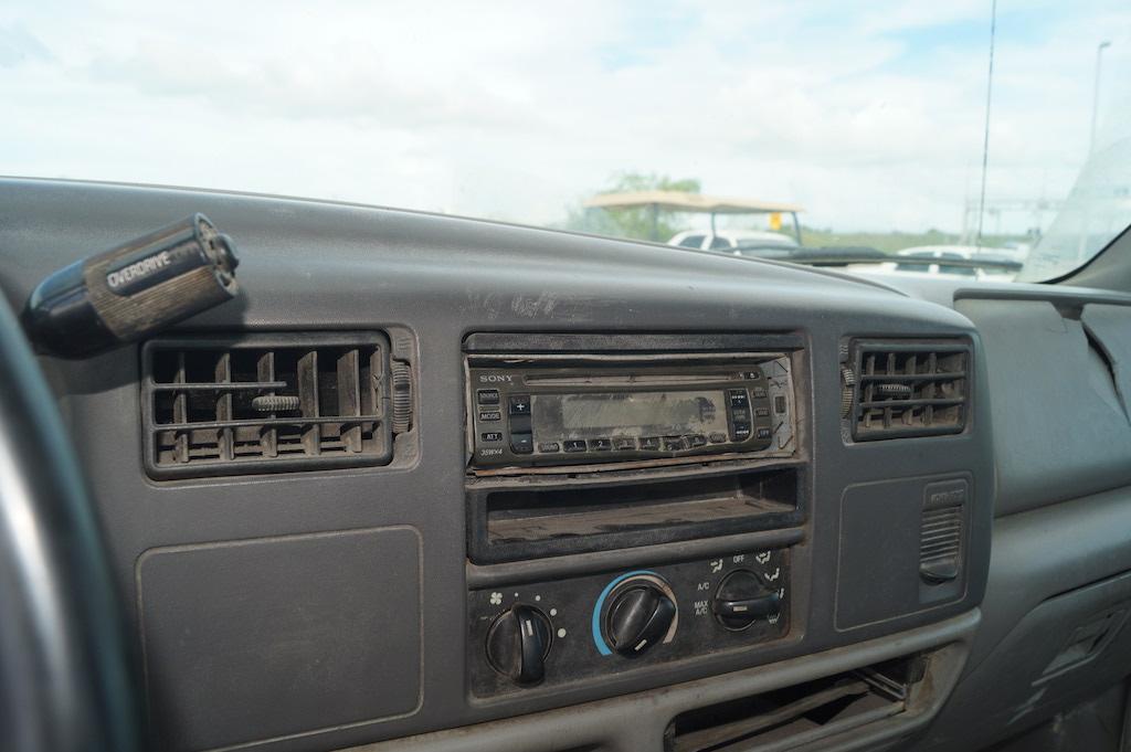 2000 Ford F-250 XL Super Duty Service Truck