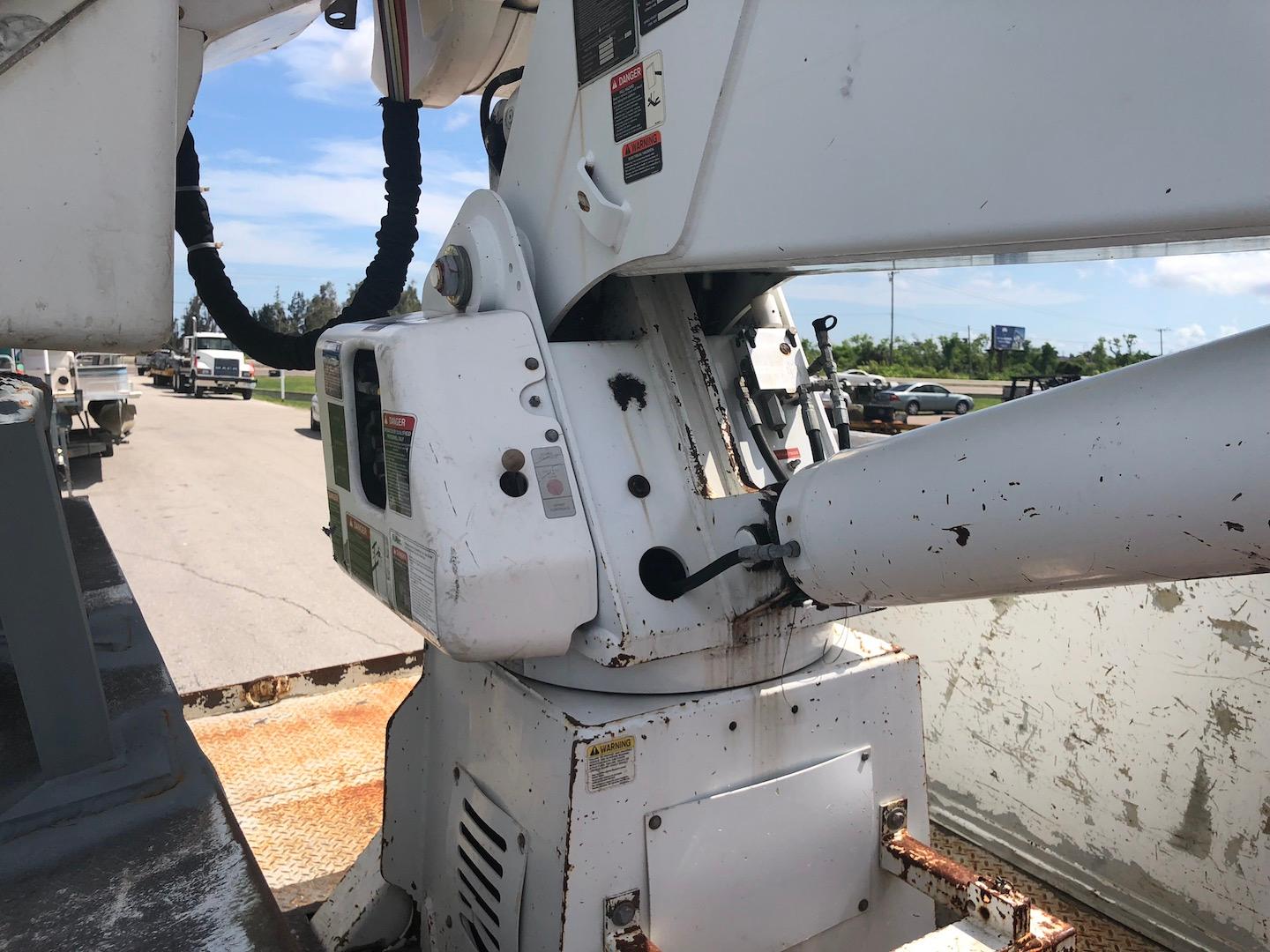 2006 GMC C7500 55ft Bucket Over Center Bucket Truck