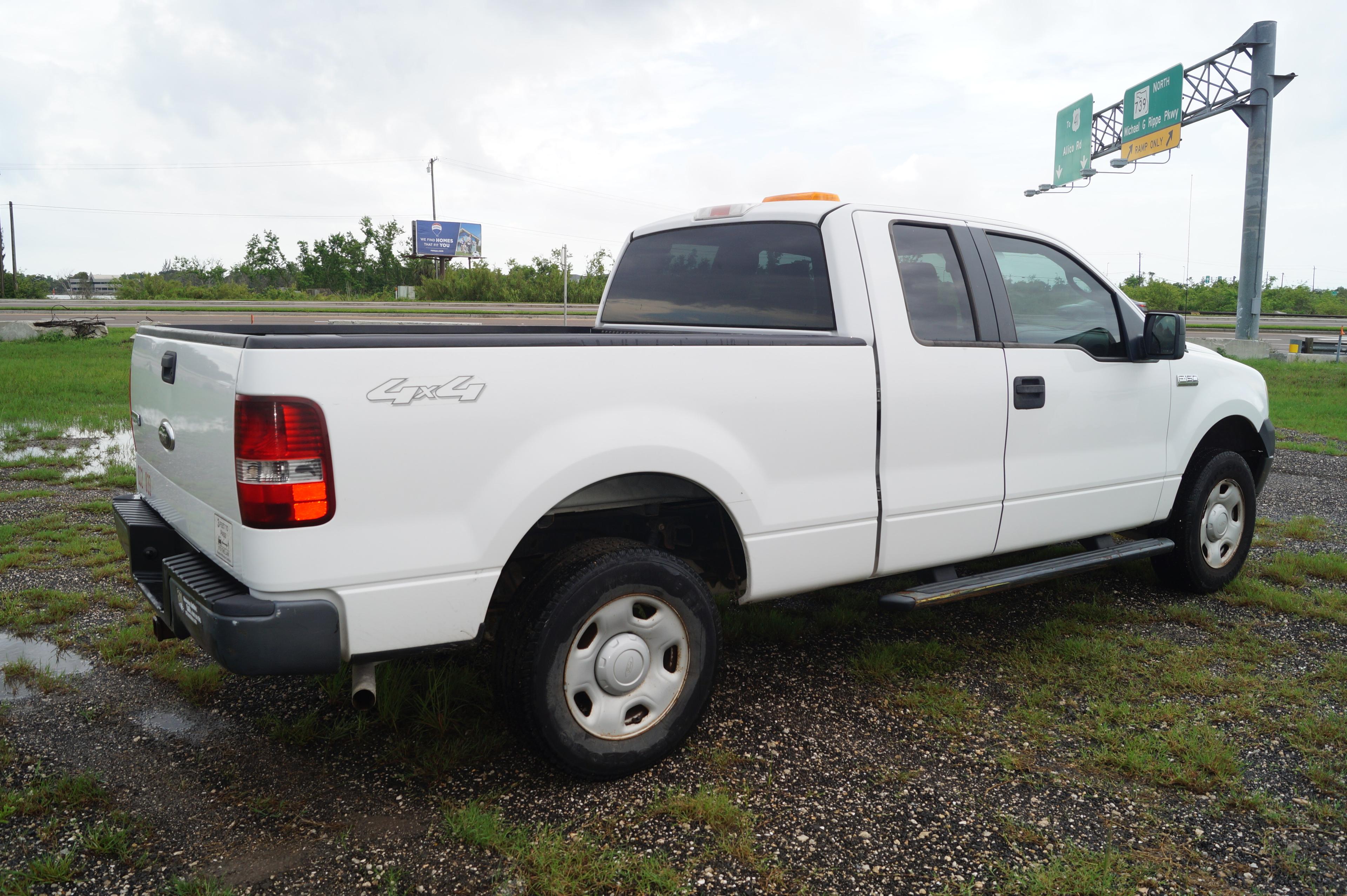 2007 Ford F-150 XL 4x4 Extended Cab Pickup Truck