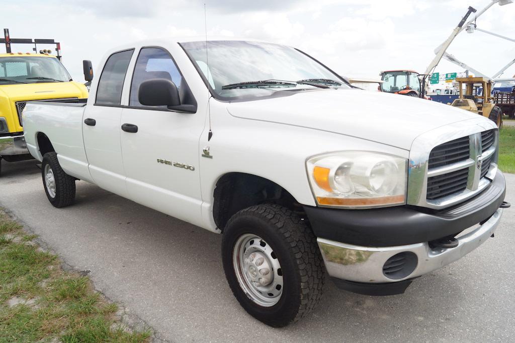 2006 Dodge Ram 2500 4x4 Crew Cab Pickup Truck