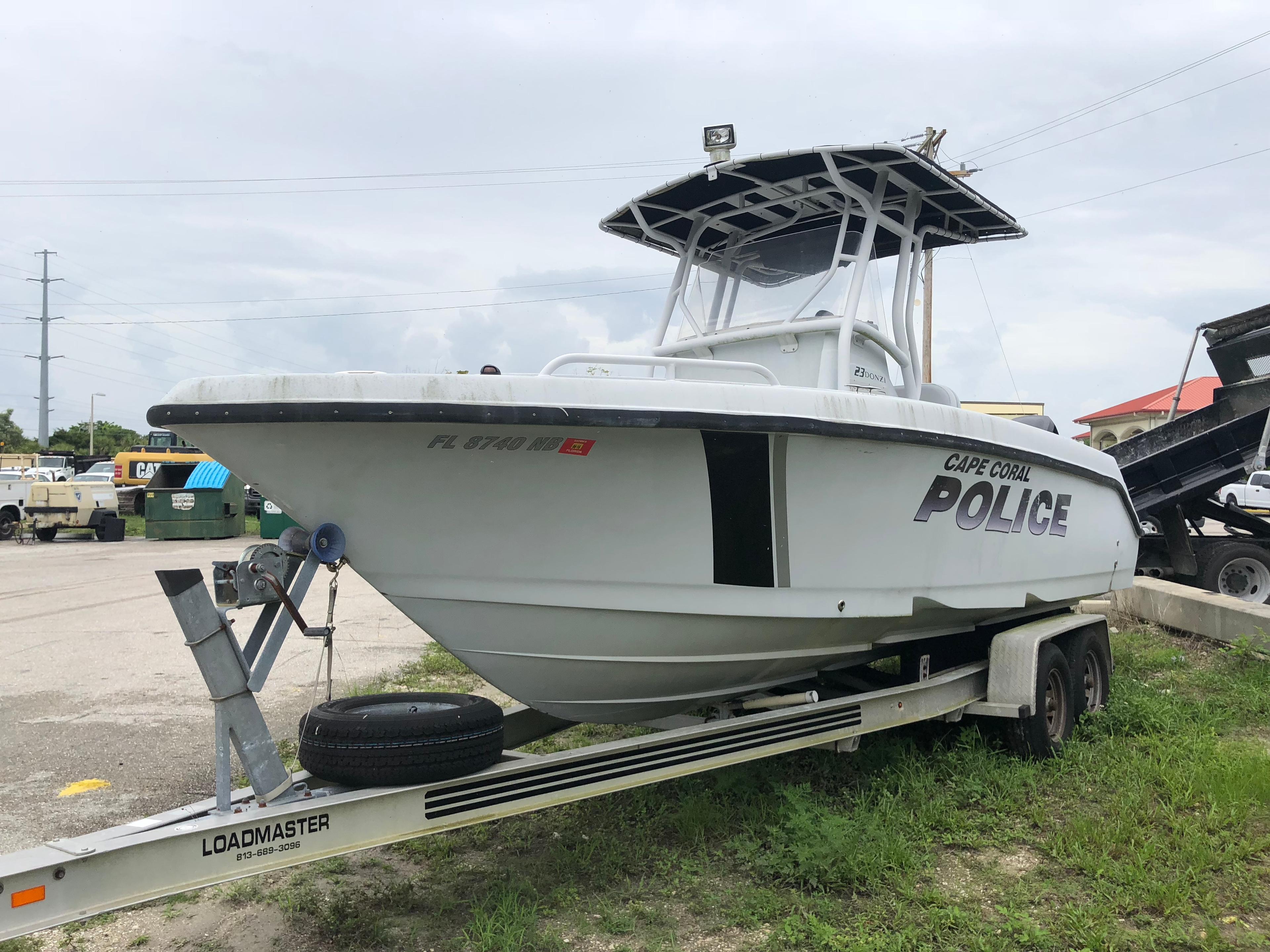 Donzi 23 ft Center Console Boat