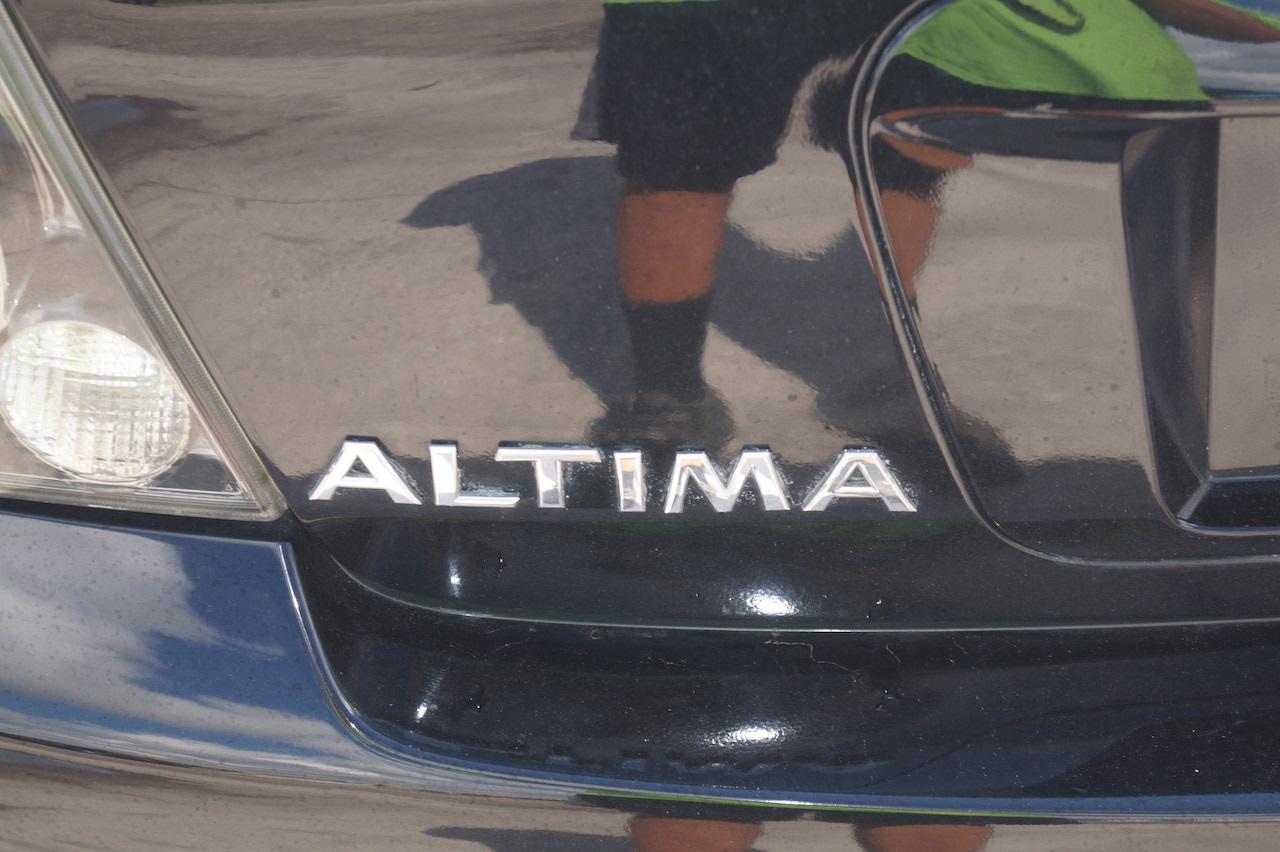 2006 Nissan Altima SE R 4 Door Sedan
