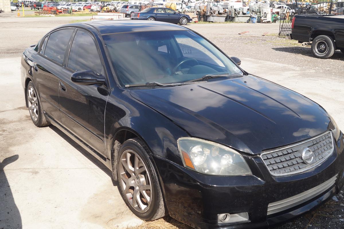 2006 Nissan Altima SE R 4 Door Sedan