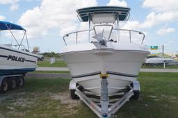 2003 Aquasport 205 Osprey 21FT Center Console Boat