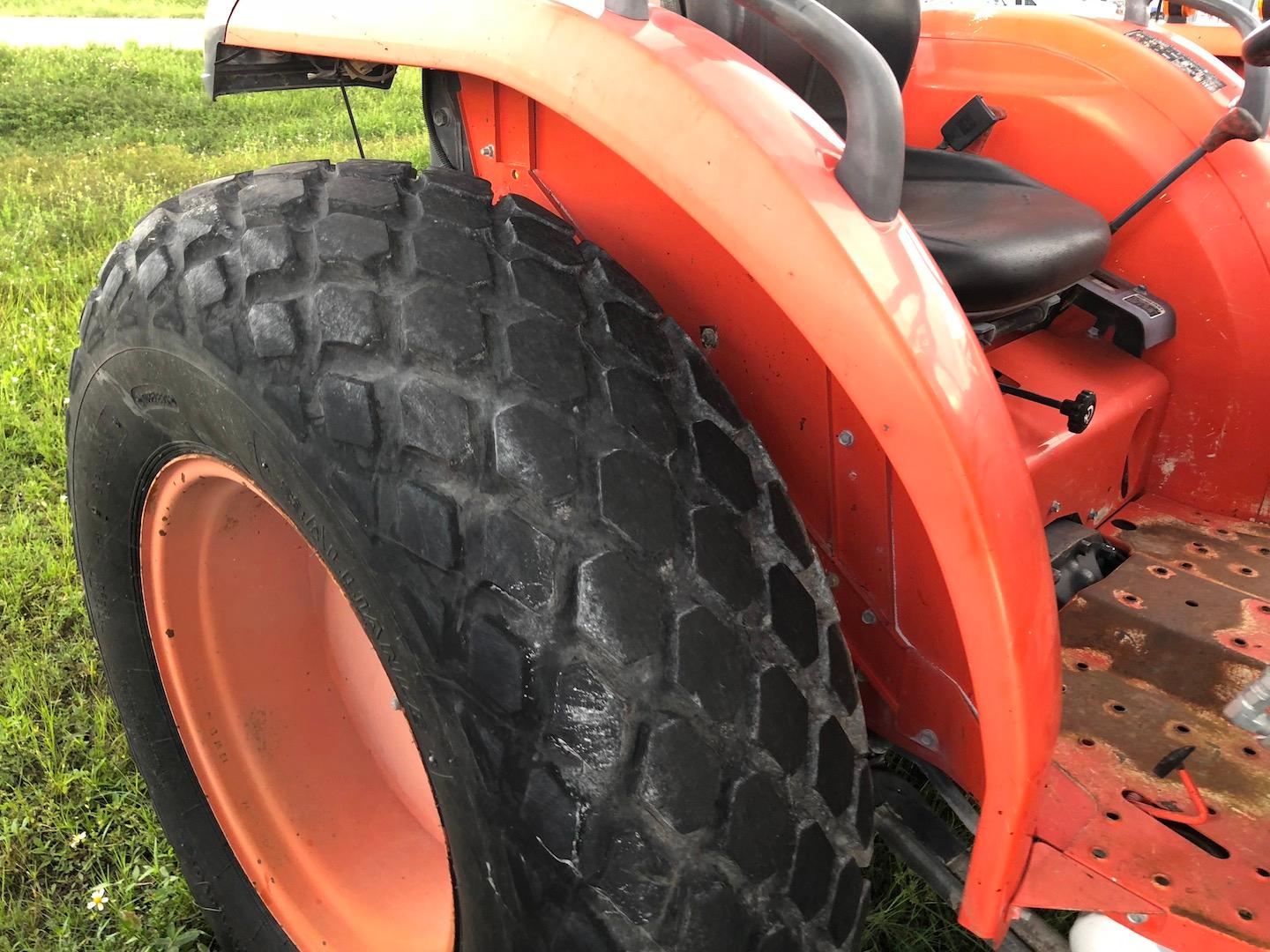 2015 Kubota MX5200F Broom Sweeper Tractor