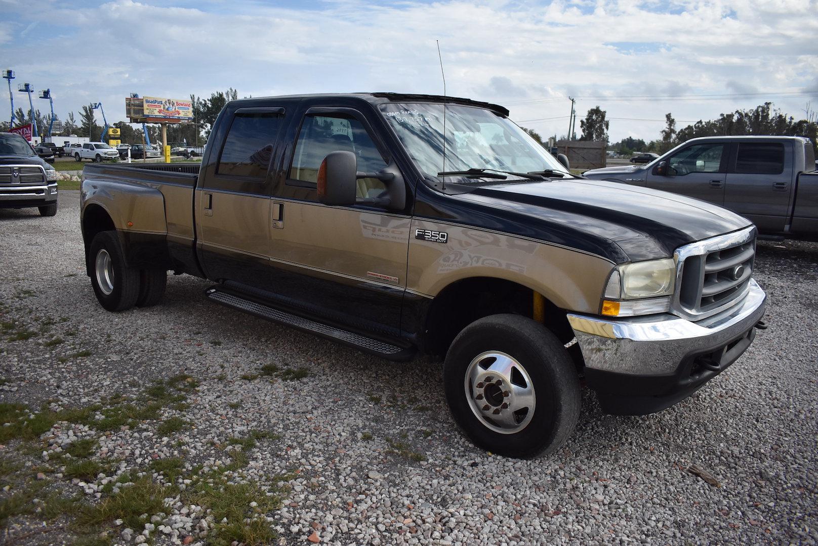 2004 Ford F-350 4x4 SD Crew Cab Dually Pickup Truck