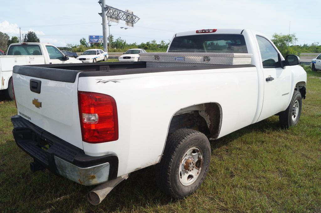 2007 Chevrolet 2500HD Silverado 4x4 Pickup Truck