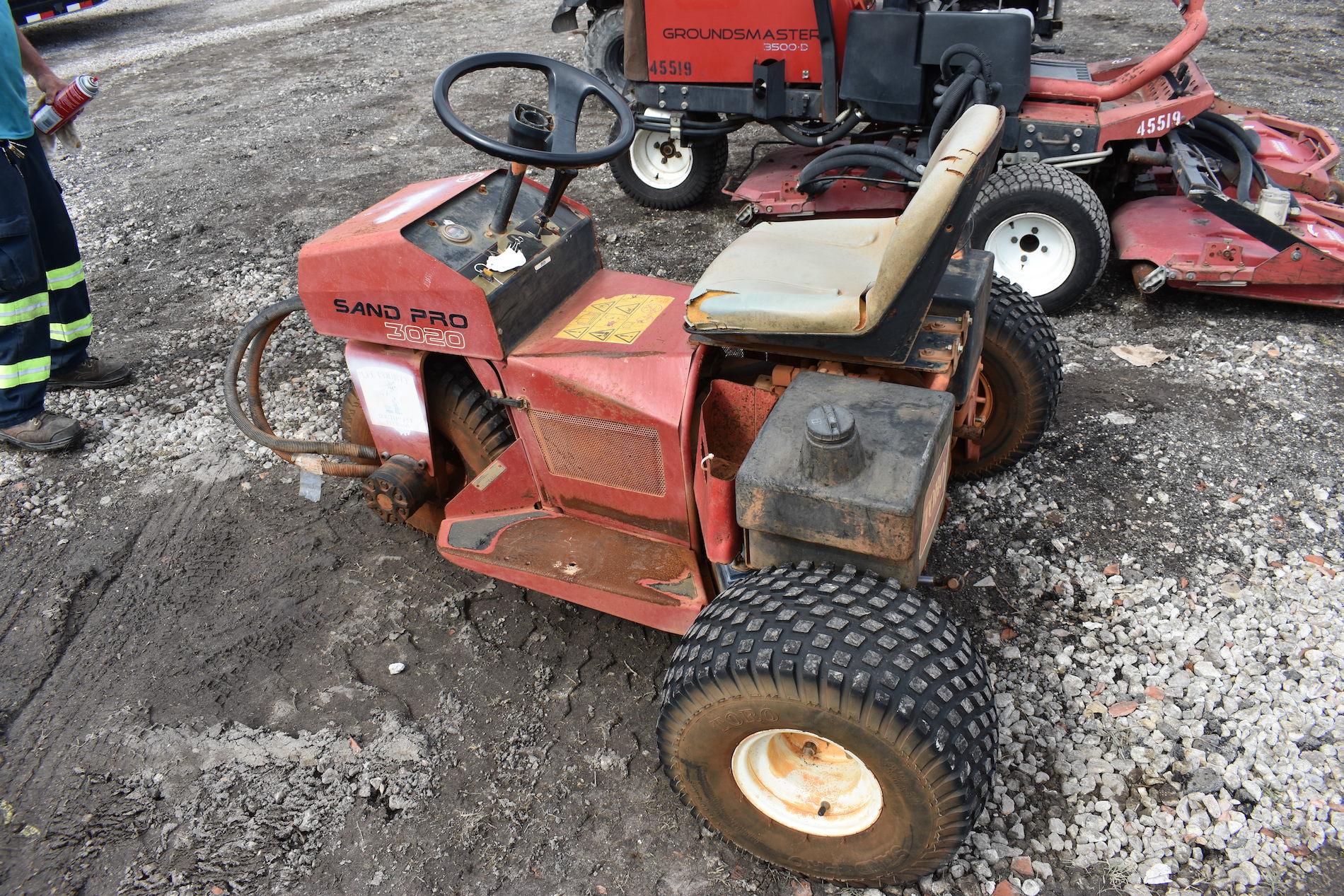 Sand Pro 3020 3 Wheel Hydraulic Utility Tractor