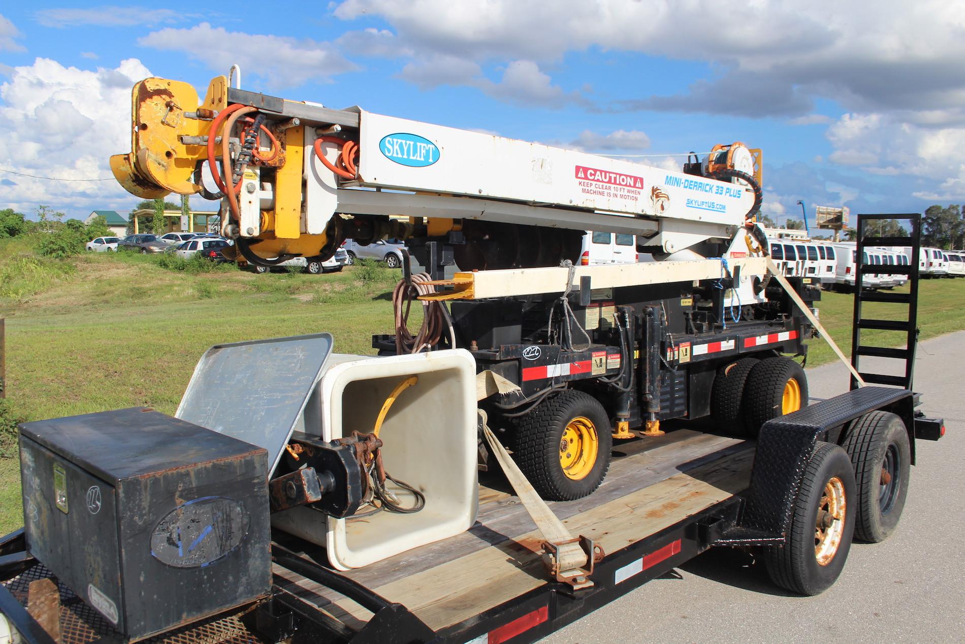 Skylift mini-Derrick 33 Plus Digger Derrick Unit with T/A Trailer