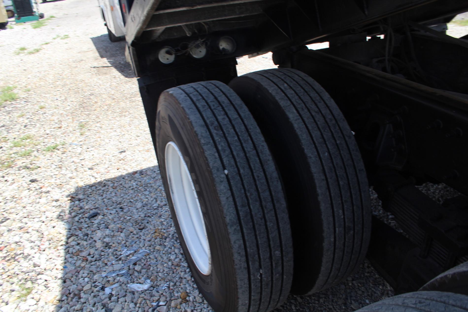 2006 International 7600 T/A Dump Truck