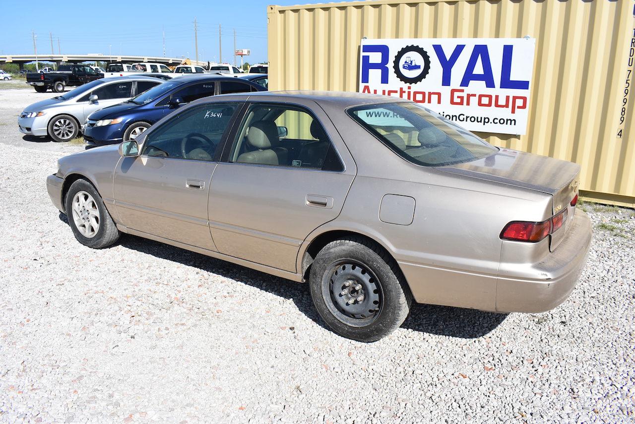 1999 Toyota Camry XLE 4 Door Sedan