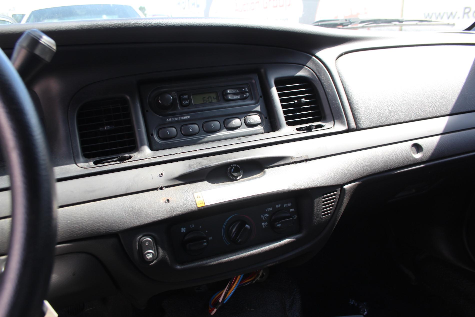 2008 Ford Crown Victoria 4 Door Police Cruiser