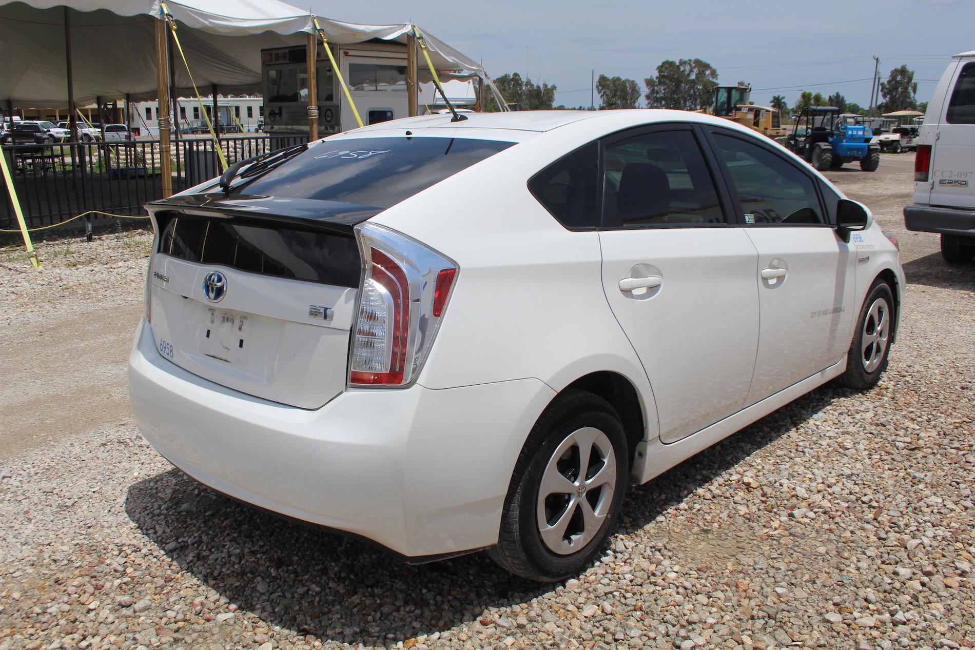 2015 Toyota Prius 4 Door Hatchback