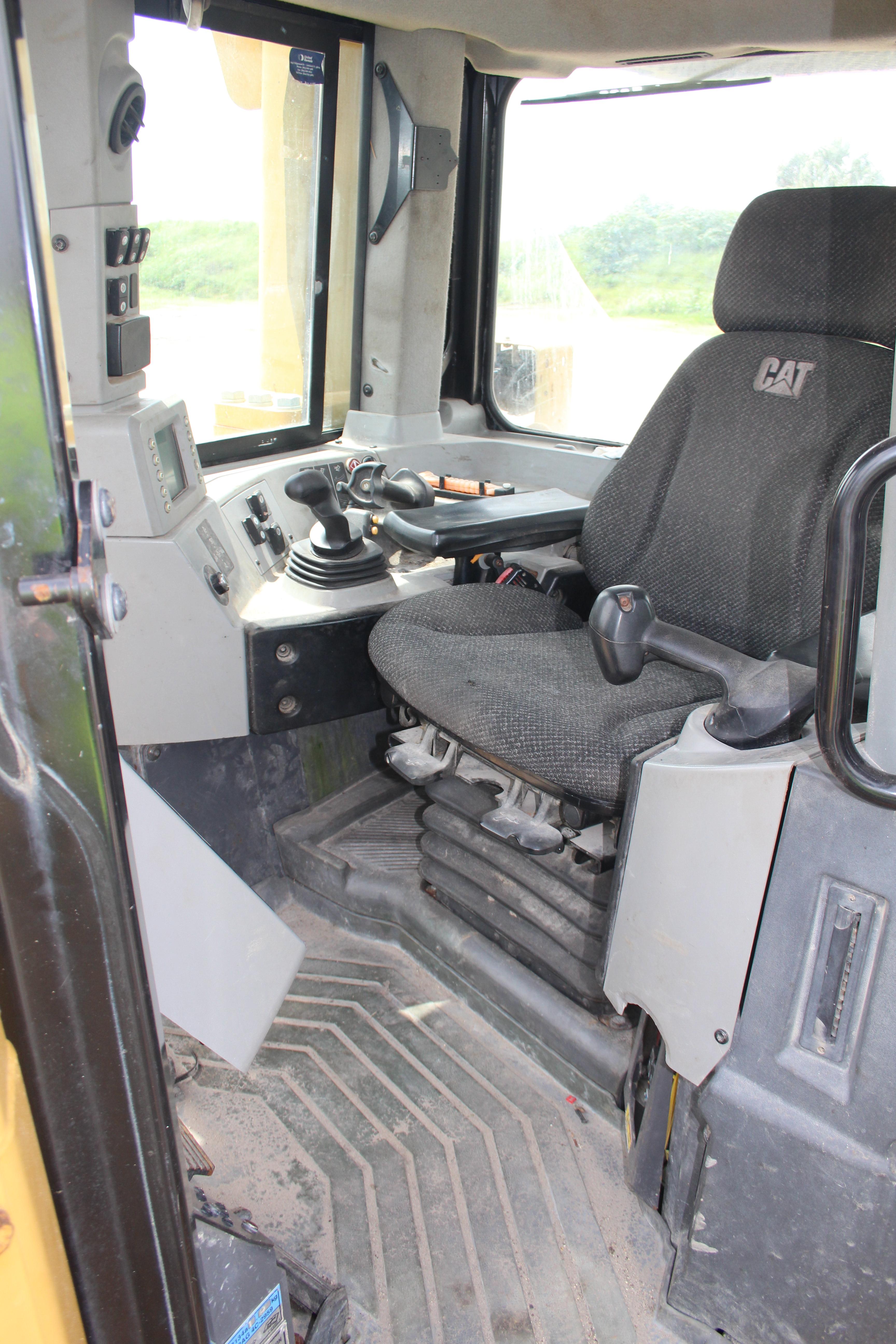 2012 Caterpillar D8T Crawler Tractor Dozer