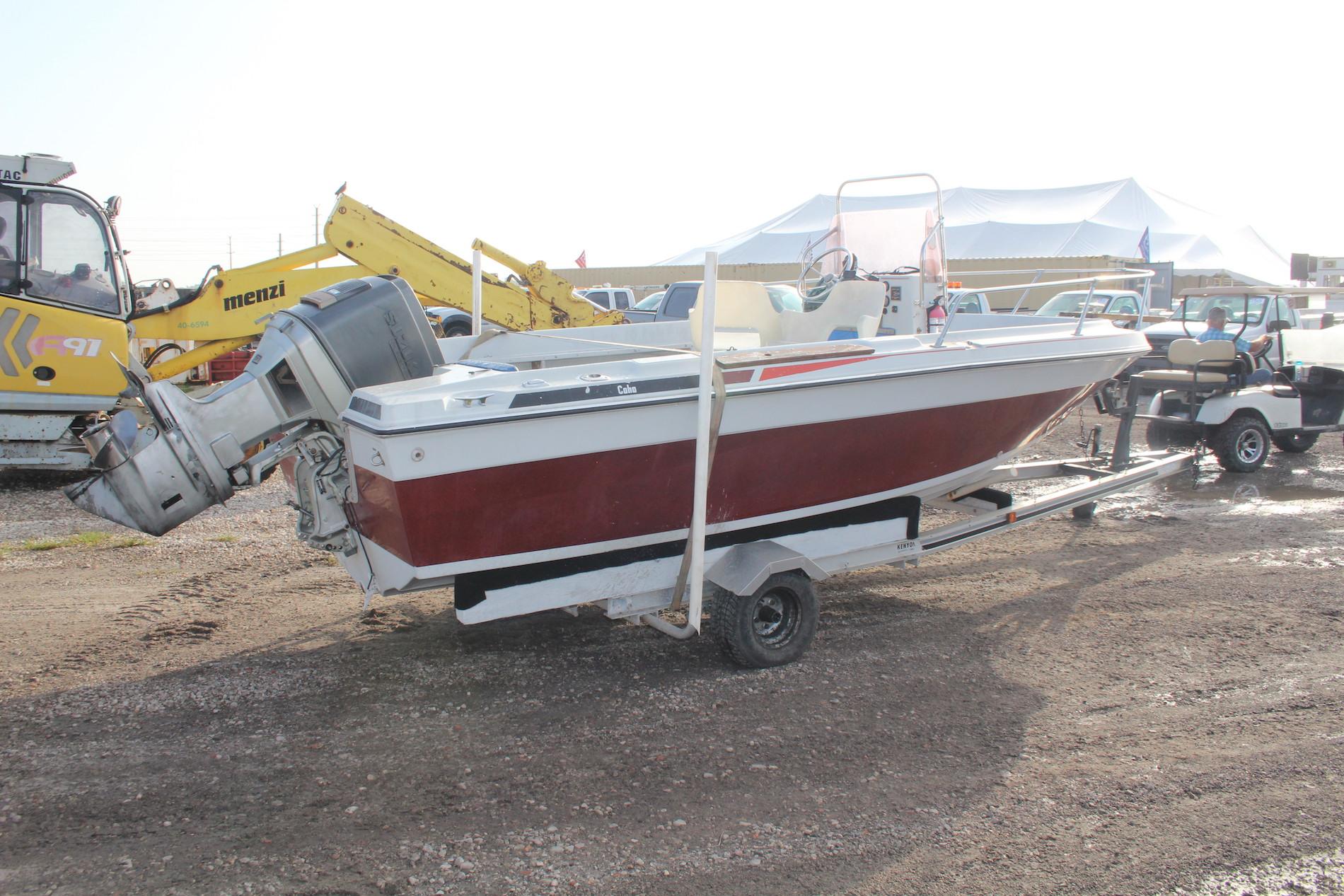 1987 Center Console Boat