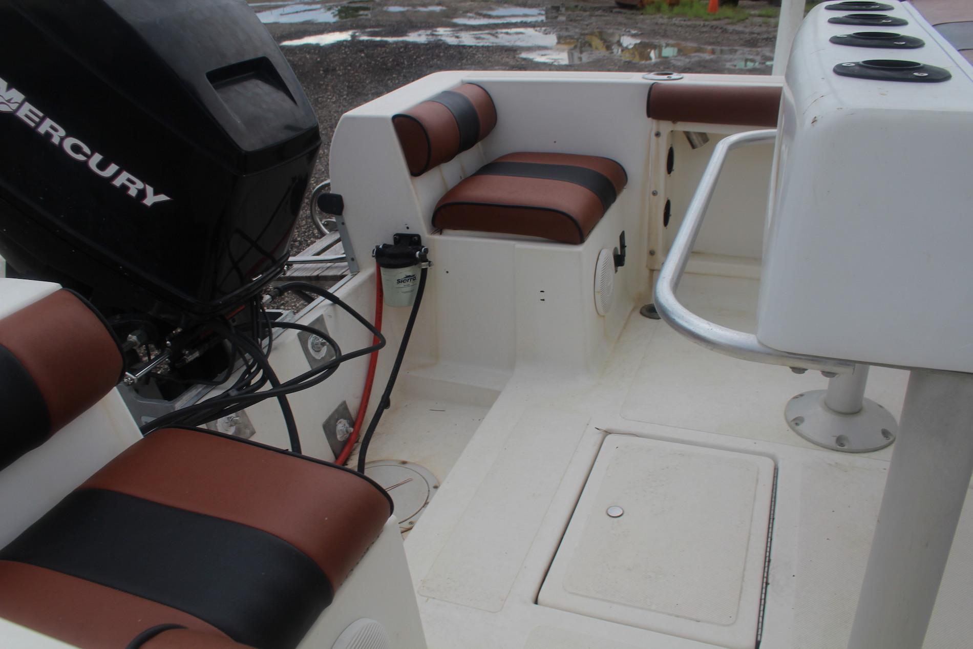 1990 18ft 6in Hydrosport Center Console Boat