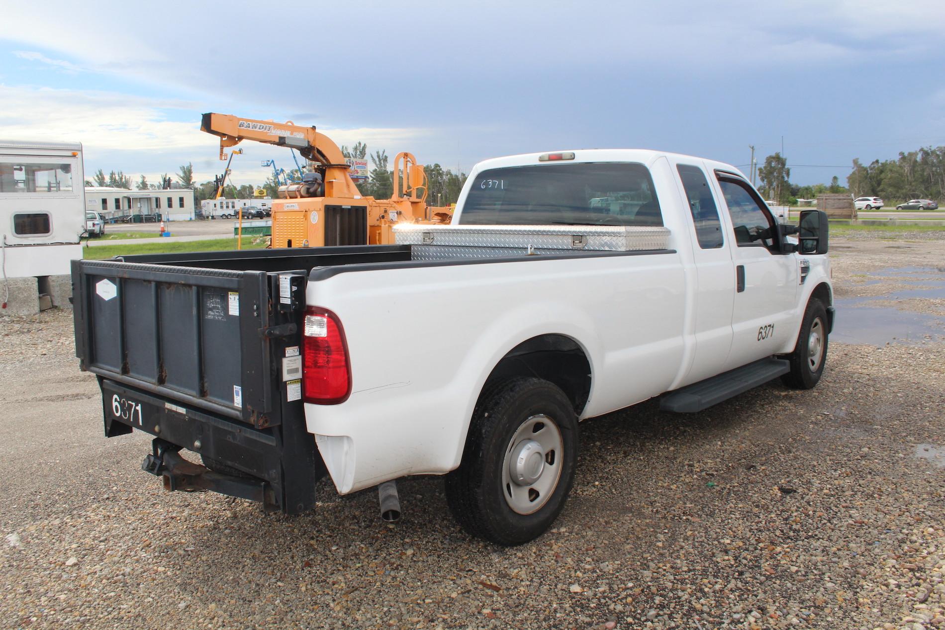 2009 Ford F-250 Extended Cab Lift Gate Pickup Truck