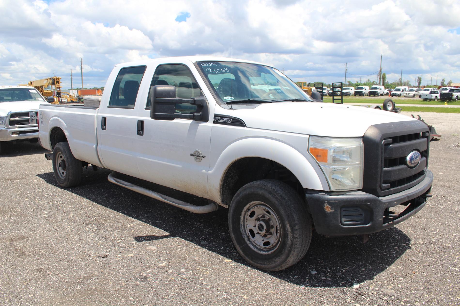 2012 Ford F-250 Super Duty 4x4 Crew Cab Pickup Truck