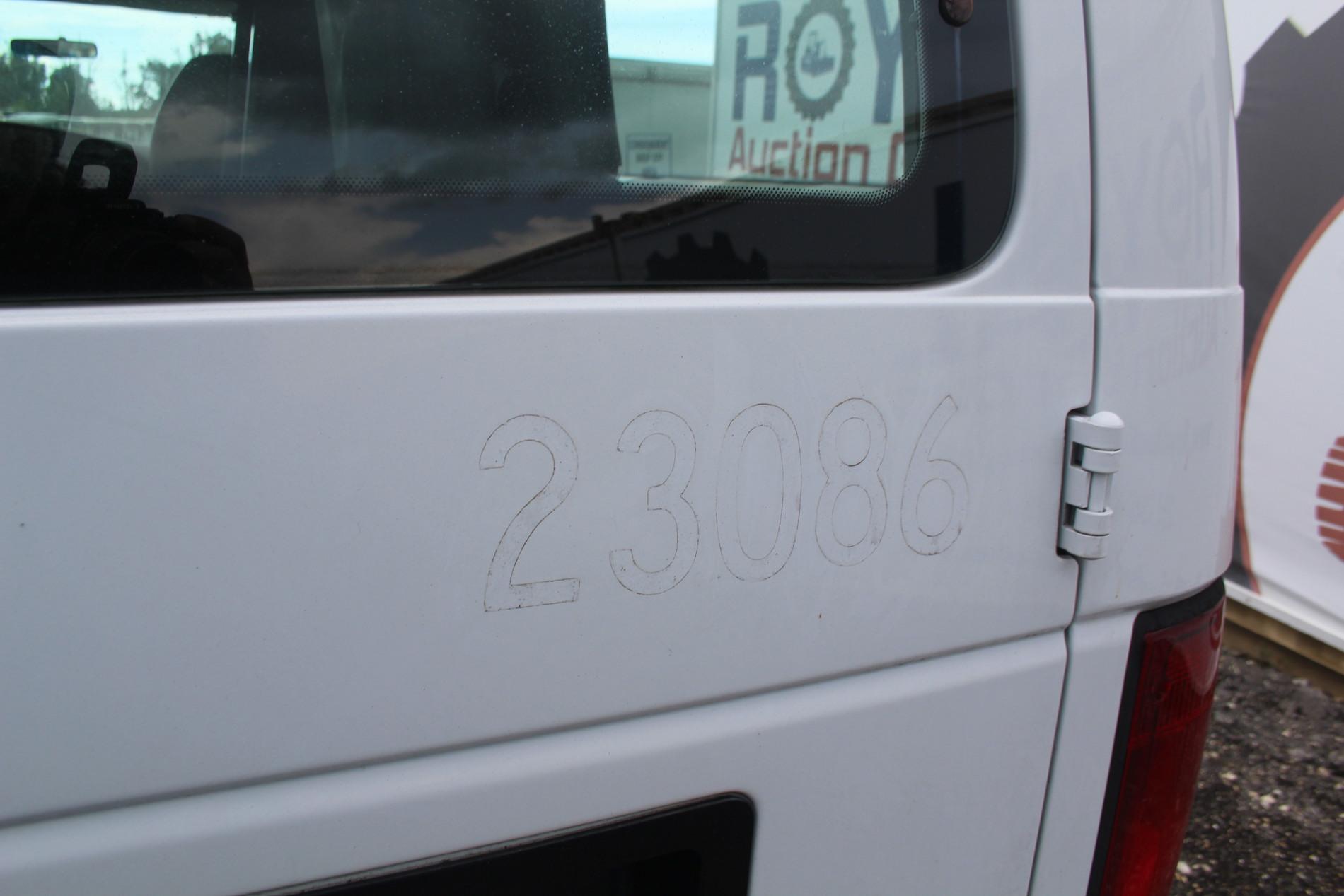 2006 Ford E-350 Super Duty Handicapp Van