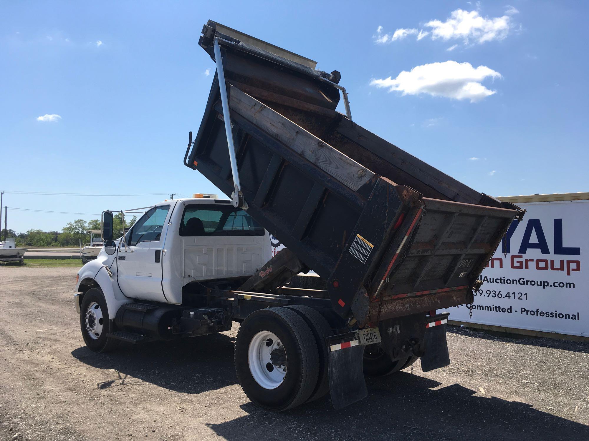 2008 Ford F-750 Mason Dump Truck