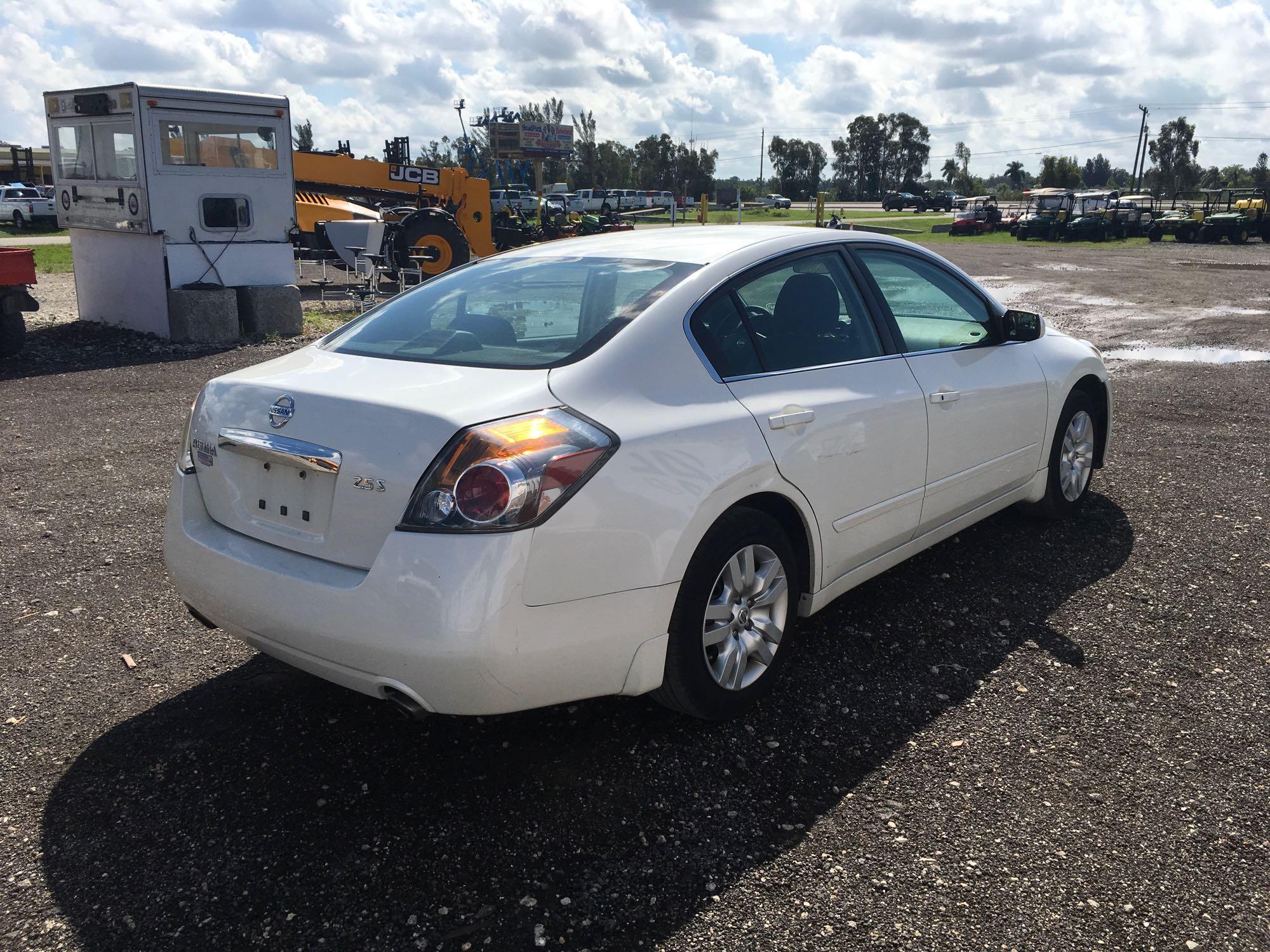 2010 Nissan Altima 4 Door Sedan