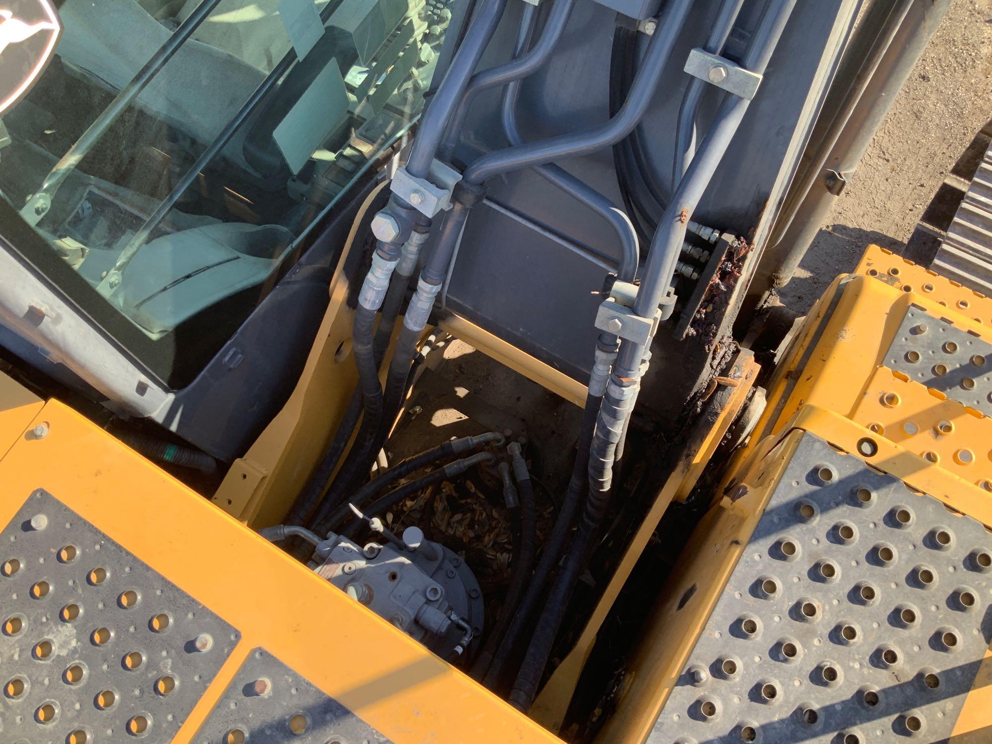 2014 John Deere 210G LC Hydraulic Excavator