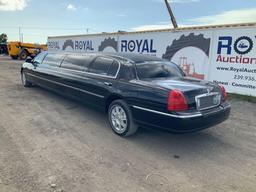 2011 Lincoln Town Car Stretch Limousine