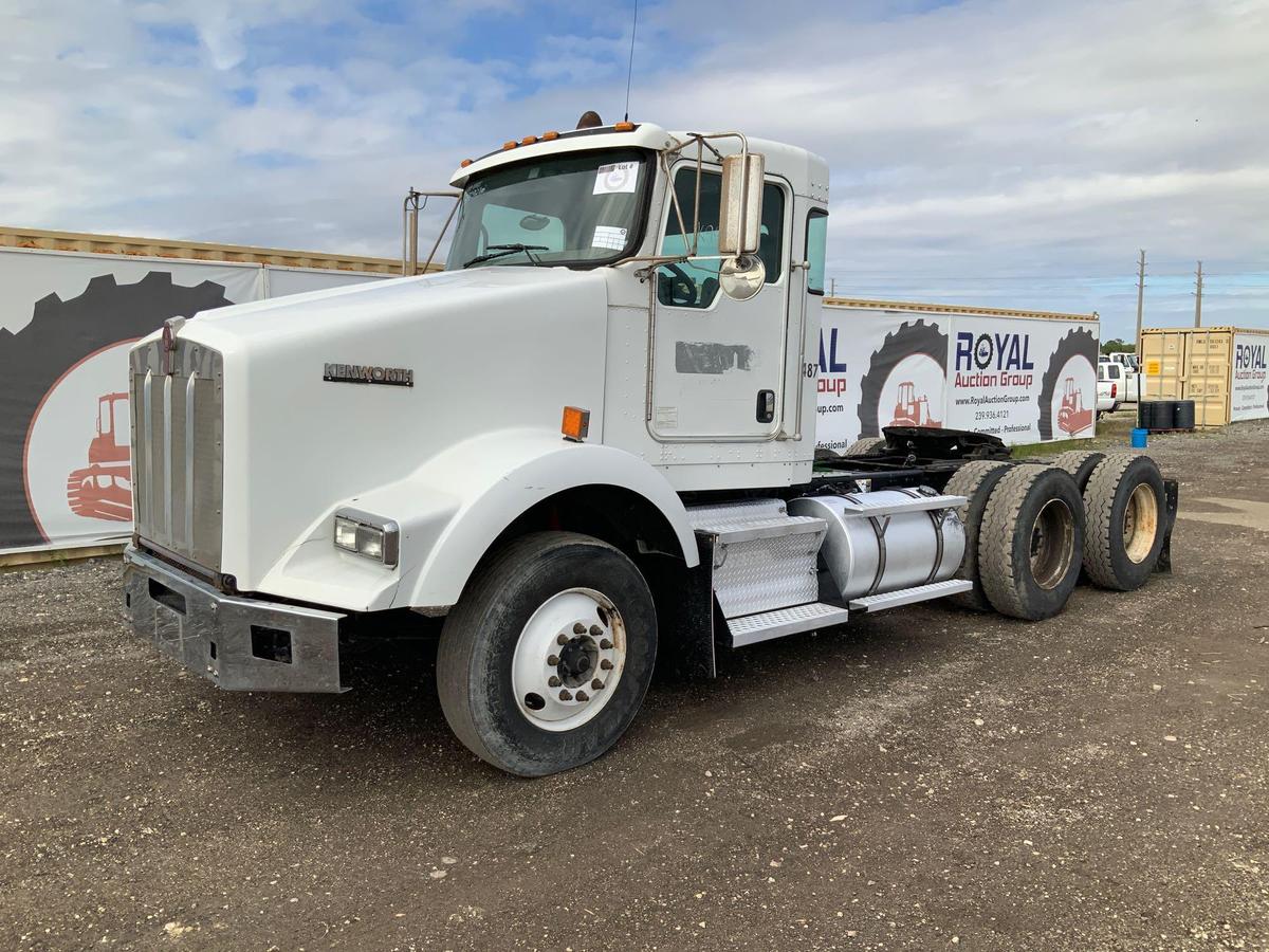 2011 Kenworth T800 T/A Day Cab Truck Tractor