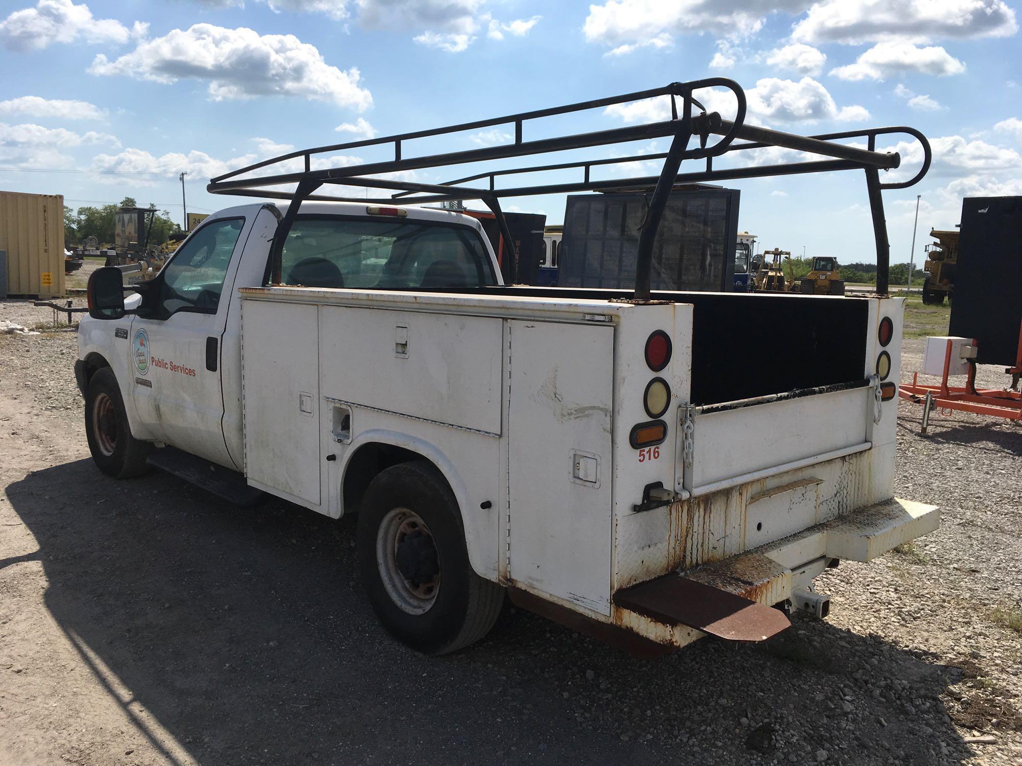 2004 Ford F-250 Service Pickup Truck