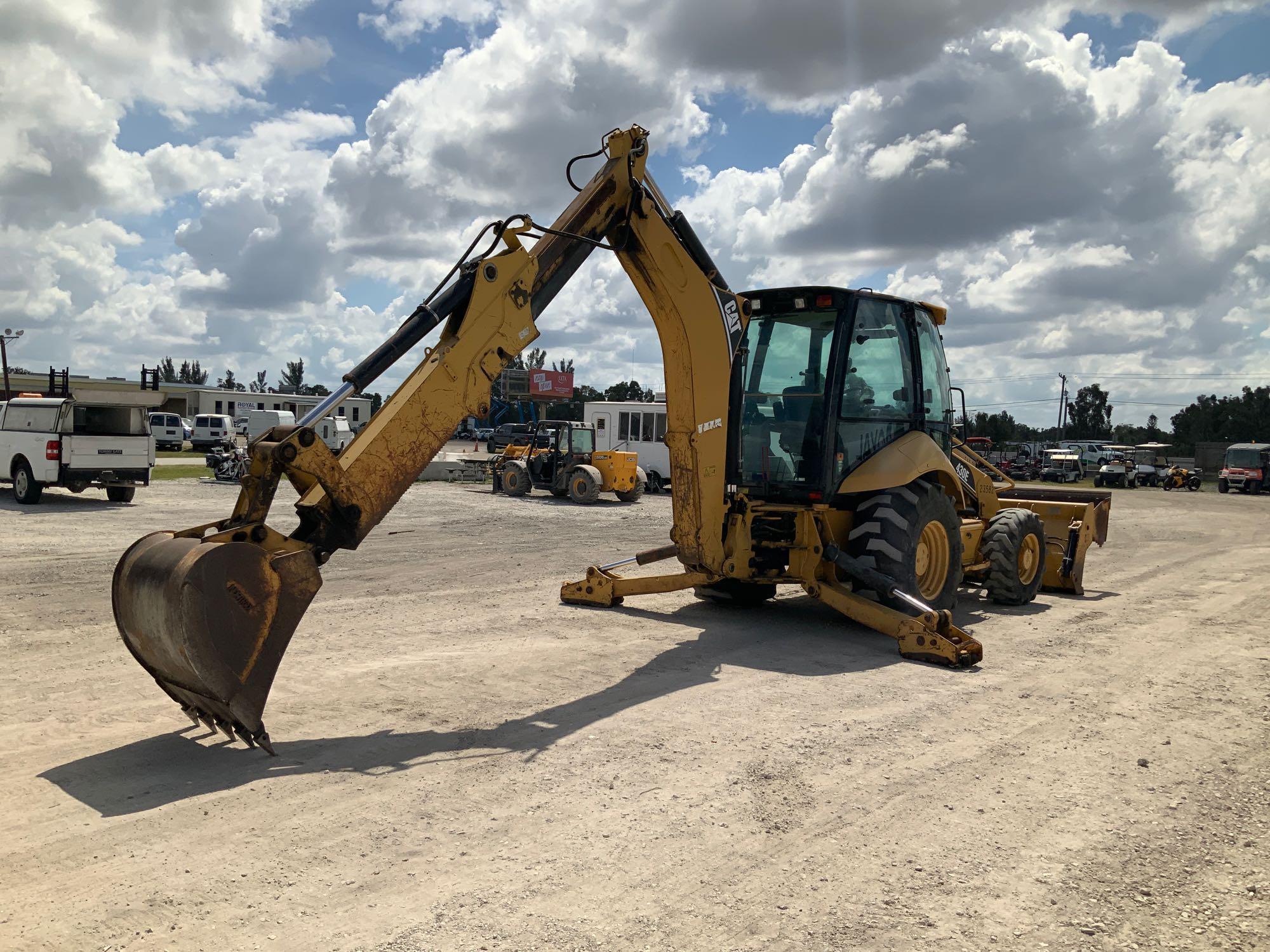 VIDEO Caterpillar 430E 4x4 Extendahoe Loader Backhoe