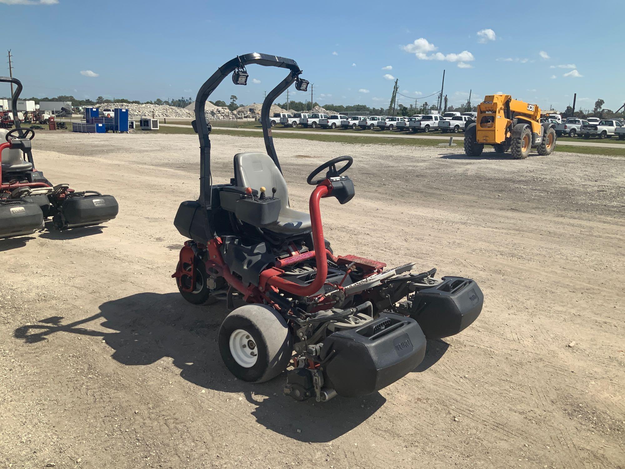 Toro Greensmaster 3320 TriFlex Hybrid Reel Mower