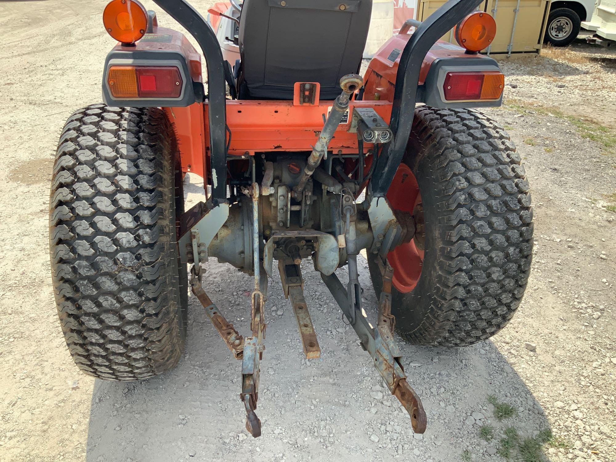 Kubota L4310 4WD Utility Tractor