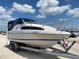 2004 Bayliner 222 Cabin Cruiser Boat